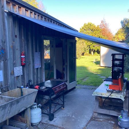 Whare&Geothermal Pool By Lake Taupo Туранги Екстериор снимка